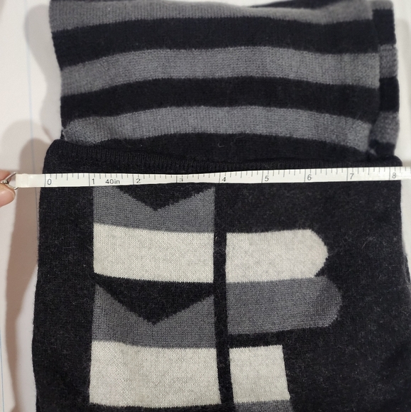 MARC by Marc jacobs 💯 Authentic Wool 8 by 68 inches - Picture 5 of 9